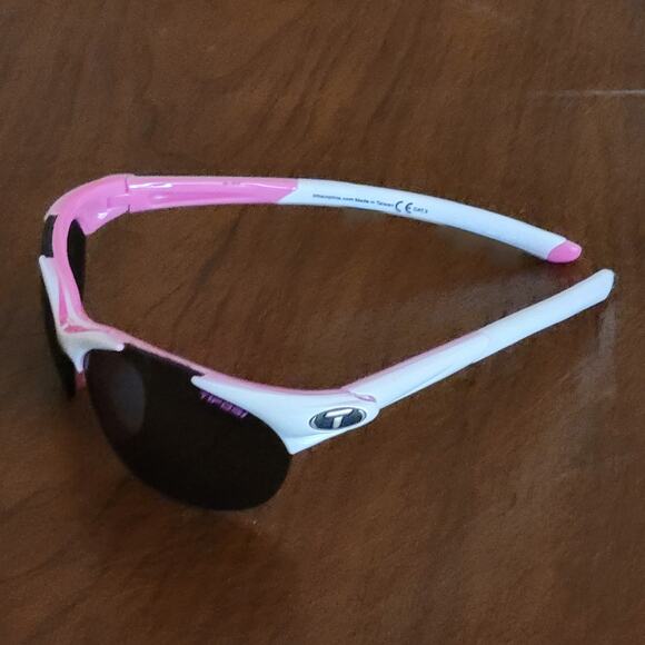 Women\'s Pink and White Sport Sunglasses with Dark Lenses main image 7